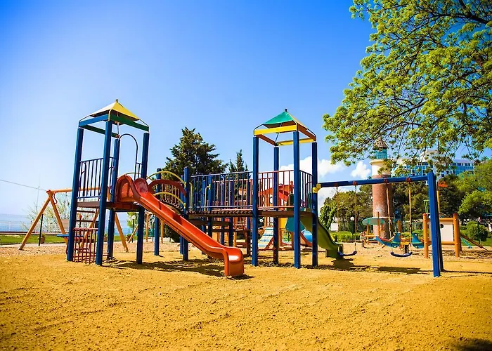 Lebed فندق سينتس قسطنطين وهيلينا