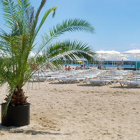 Lebed Hotel Saints Constantine and Helena